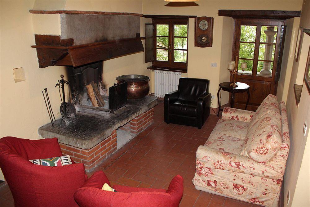 Borgo Corsignano Hostal Poppi Exterior foto