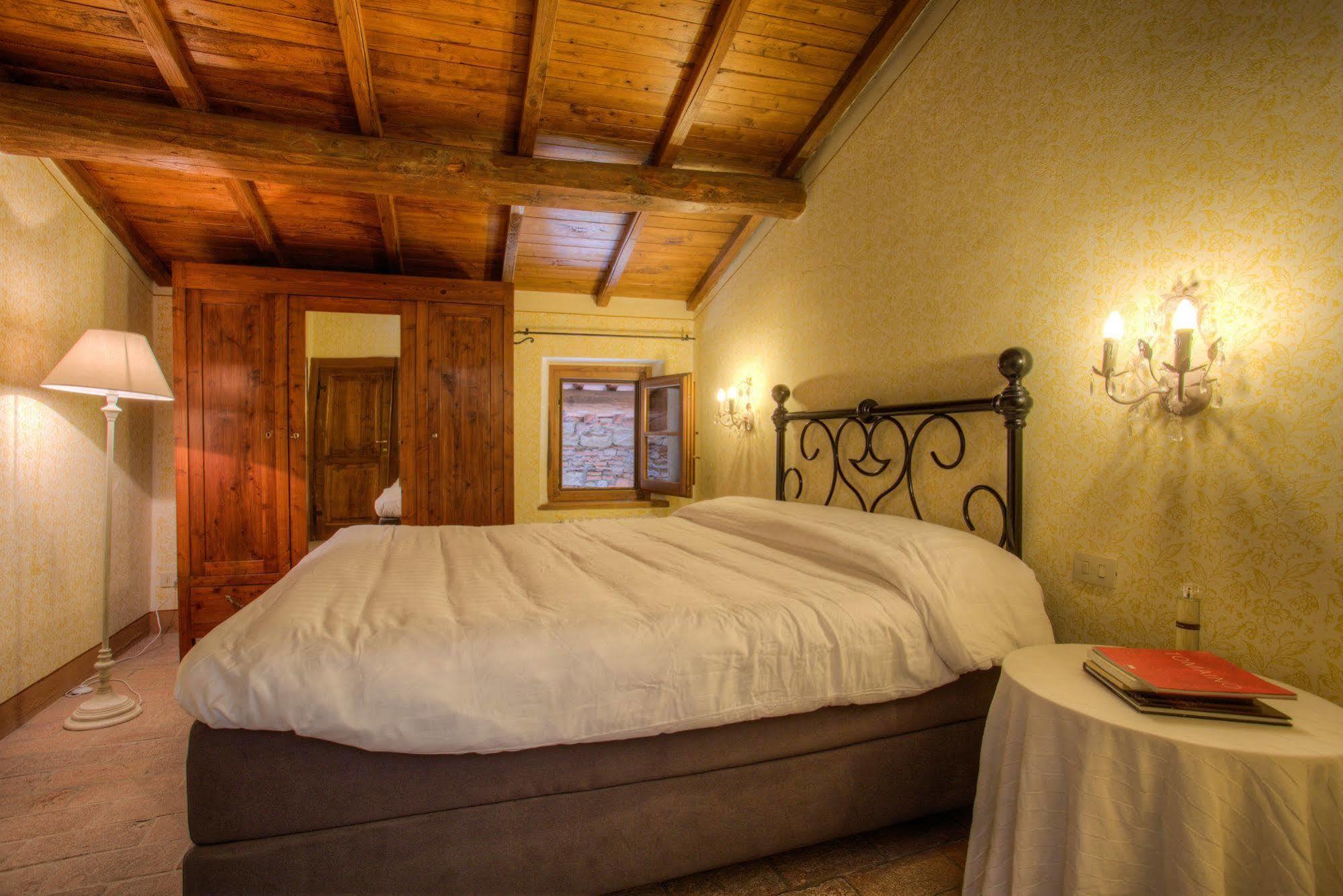 Borgo Corsignano Hostal Poppi Exterior foto